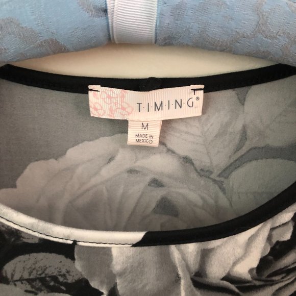 Timing Dress - Picture 2 of 5